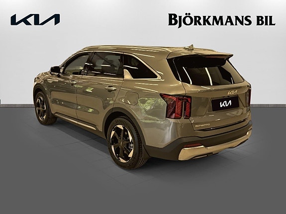 Kia Sorento 6 of 16