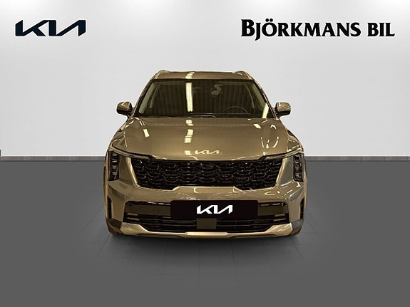 Kia Sorento 2 of 16