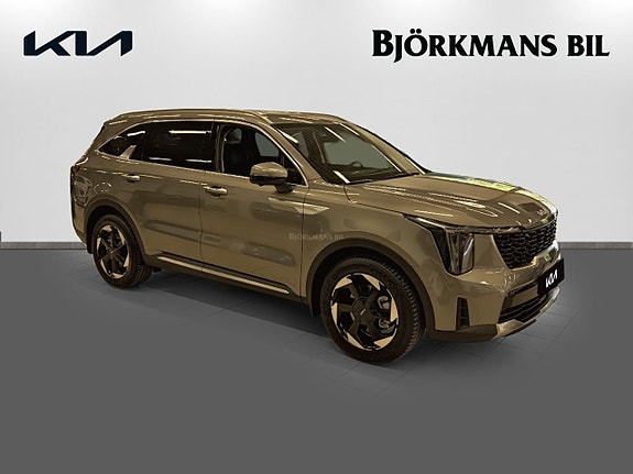 Kia Sorento 3 of 16