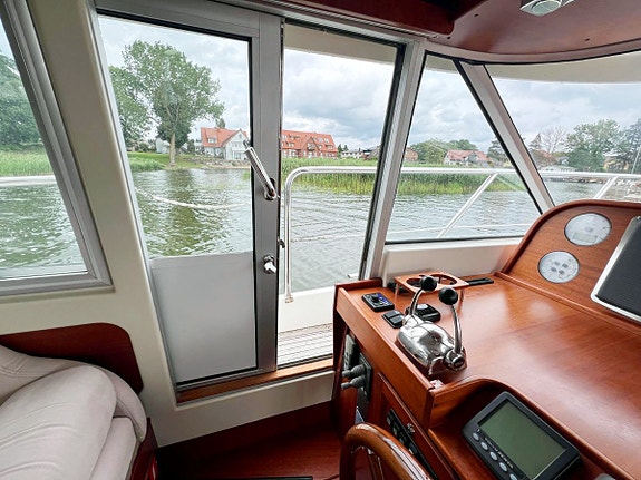Storebro 435 Commander Volvo Penta D6-370 EVC 2009 7 of 12