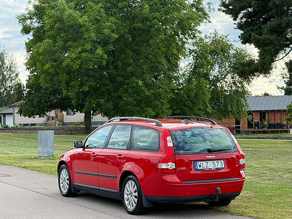 Volvo V50 4 of 5
