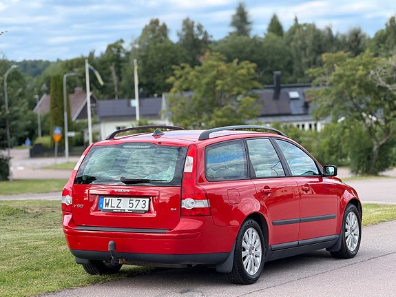 Volvo V50 2 of 5