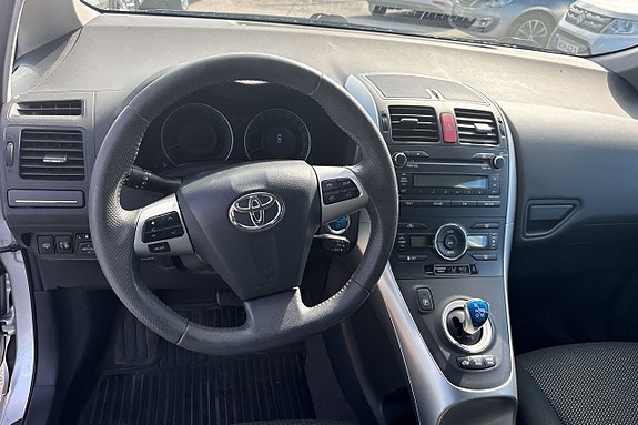 Toyota Auris 15 of 16