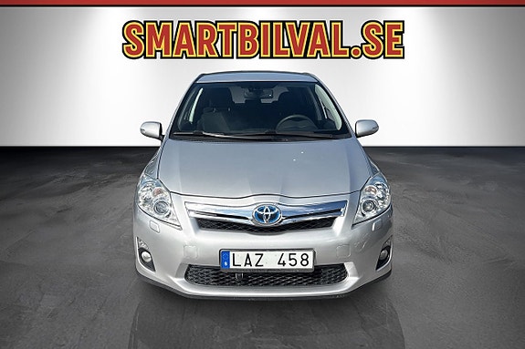 Toyota Auris 3 of 16