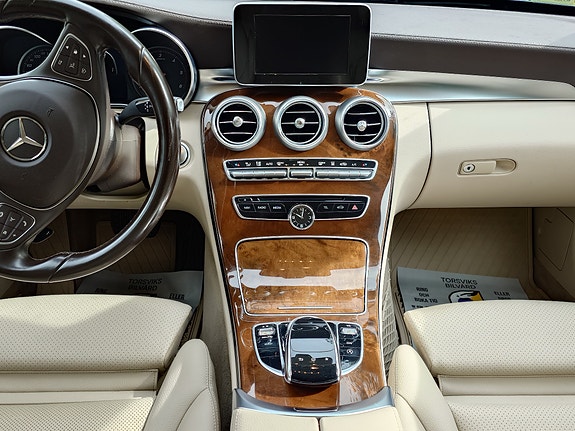 Mercedes-Benz C250 12 of 16