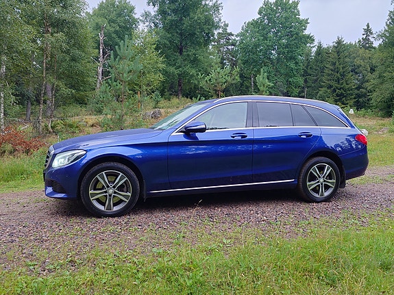 Mercedes-Benz C250 3 of 5