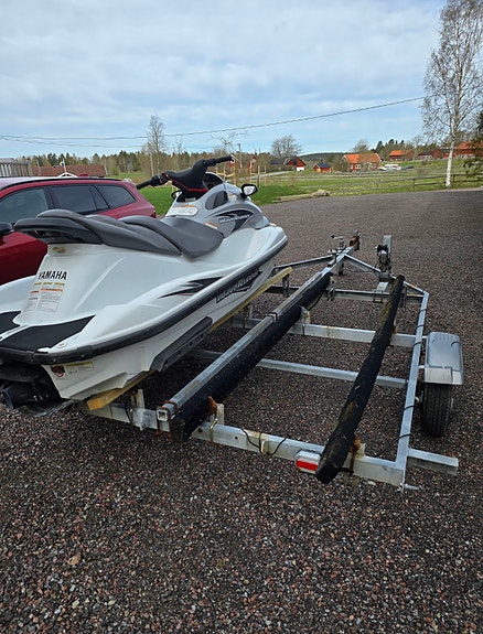 Yamaha Waverunner 1200 3 of 4