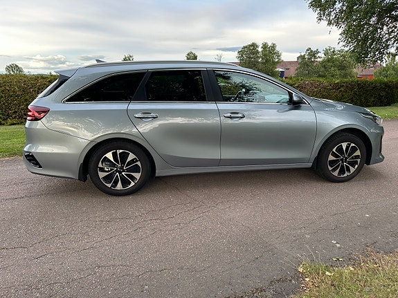 Kia Ceed 2 of 4