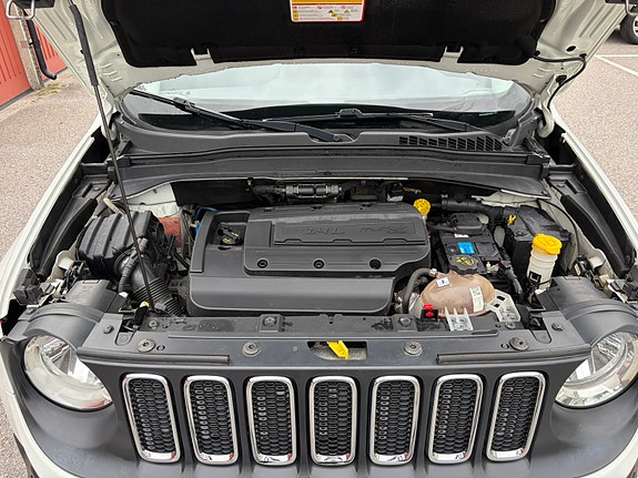 Jeep Renegade 10 of 11