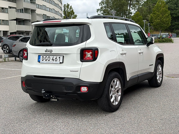 Jeep Renegade 4 of 11