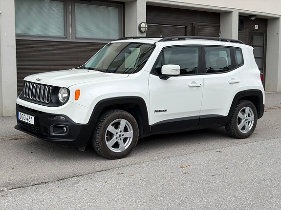 Jeep Renegade 11 of 11