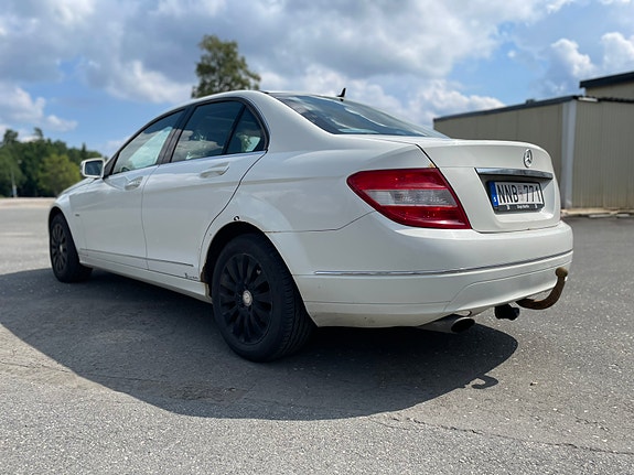 Mercedes-Benz C200 5 of 5