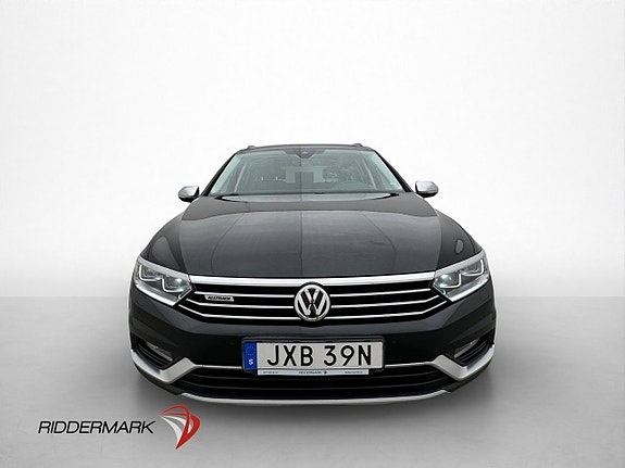 Volkswagen Passat Alltrack 2 of 30