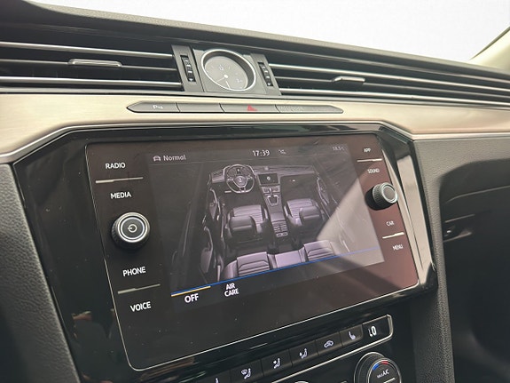 Volkswagen Passat Alltrack 24 of 30