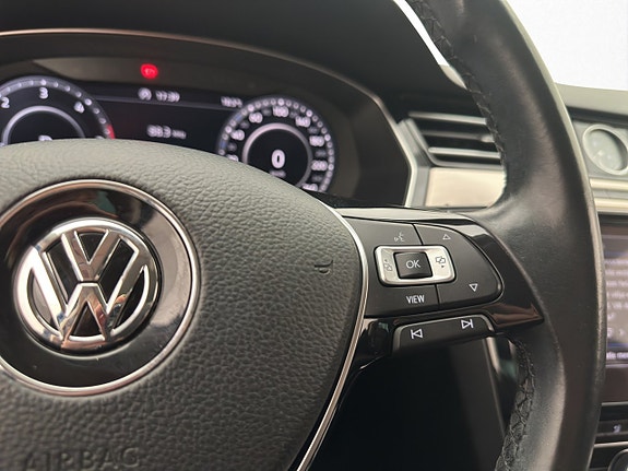 Volkswagen Passat Alltrack 18 of 30