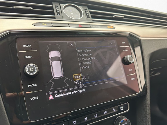 Volkswagen Passat Alltrack 19 of 30