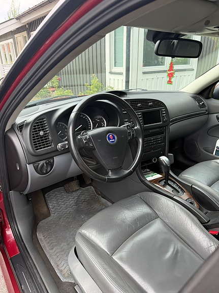 Saab 9-3 4 of 5