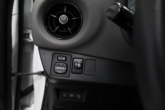 Toyota Yaris 24 of 25