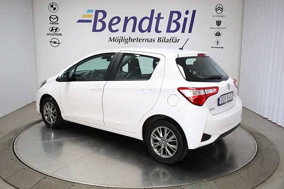 Toyota Yaris 7 of 25