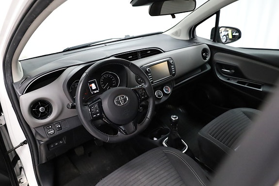 Toyota Yaris 3 of 25