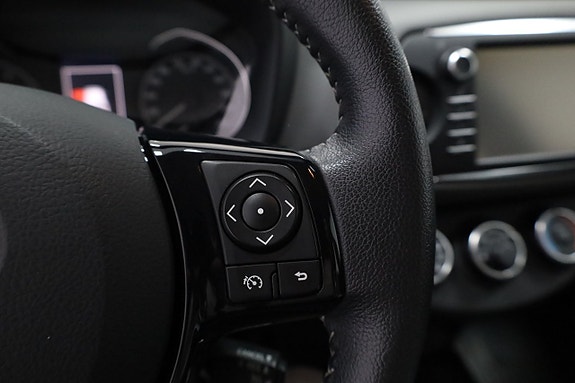 Toyota Yaris 19 of 25