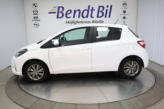 Toyota Yaris 6 of 25