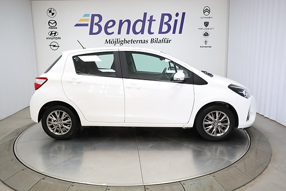 Toyota Yaris 15 of 25