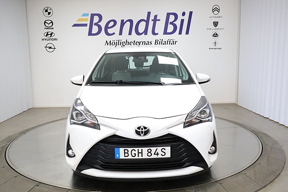 Toyota Yaris 2 of 25