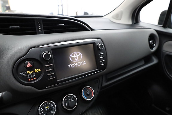Toyota Yaris 22 of 25