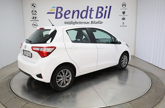 Toyota Yaris 14 of 25