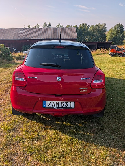 Suzuki Swift 3 of 5