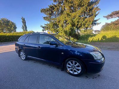 Toyota Avensis 2 of 7