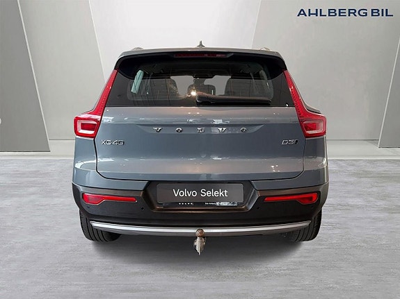 Volvo XC40 4 of 5