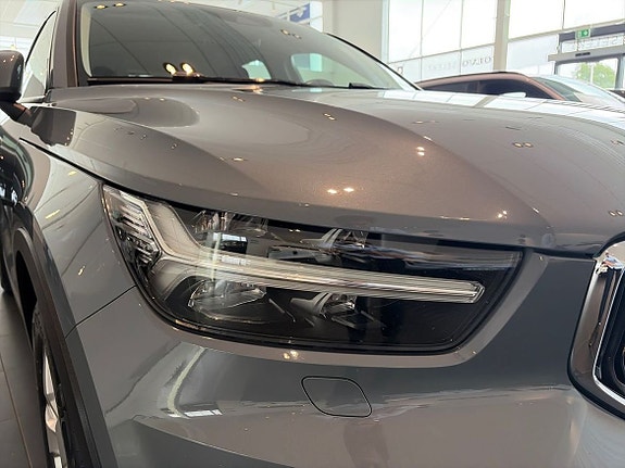 Volvo XC40 14 of 21