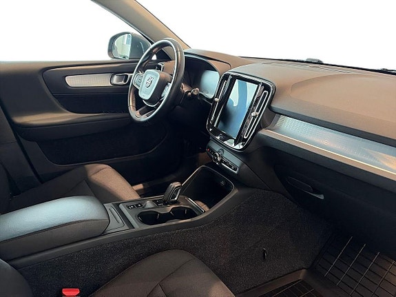 Volvo XC40 10 of 21