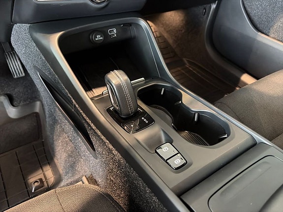 Volvo XC40 12 of 21