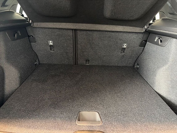 Volvo XC40 6 of 21
