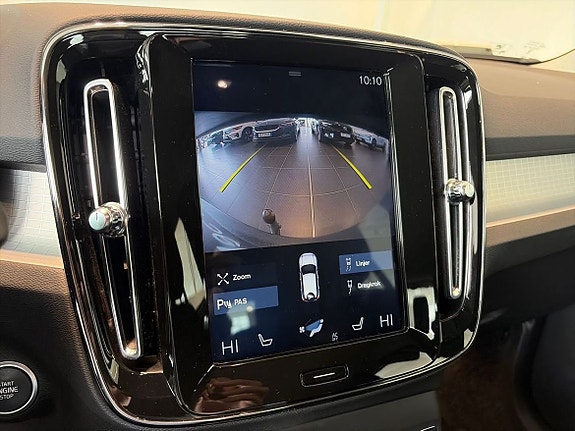 Volvo XC40 16 of 21