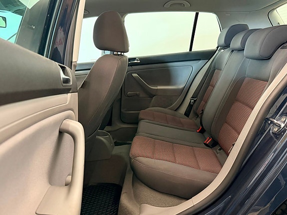 Volkswagen Golf V 10 of 12