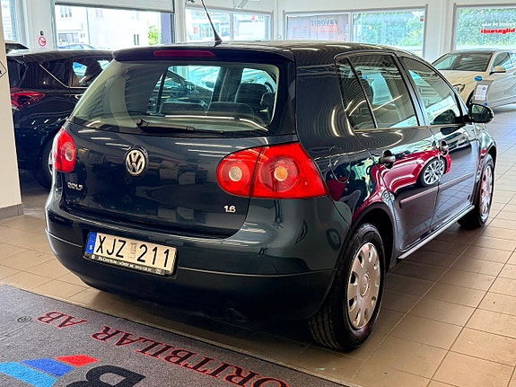 Volkswagen Golf V 11 of 12
