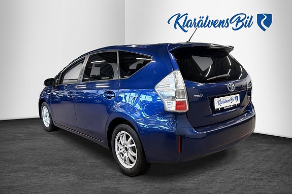 Toyota Prius+ 4 of 5