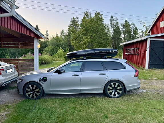 Volvo V90 2 of 5