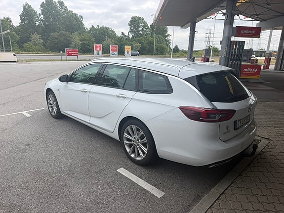 Opel Insignia 4 of 5