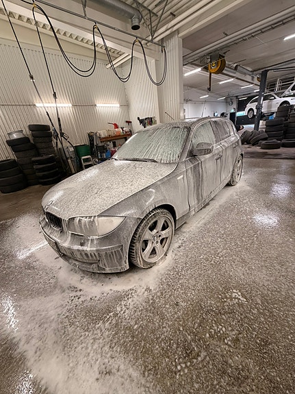 BMW 120d 2 of 3