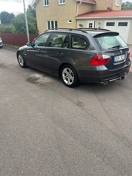 BMW 320d 3 of 5