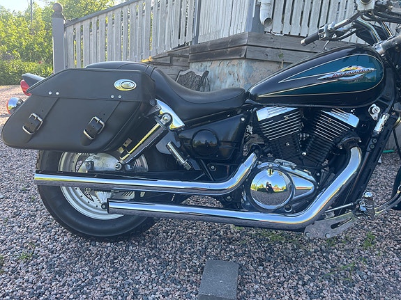 Suzuki VZ800 Marauder 4 of 5