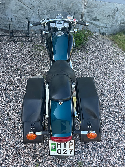 Suzuki VZ800 Marauder 2 of 5