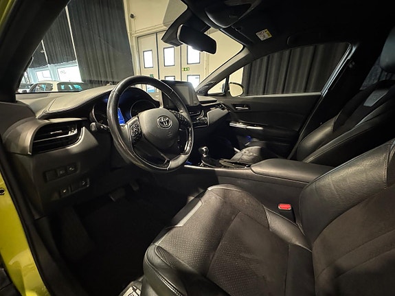 Toyota C-HR 5 of 5