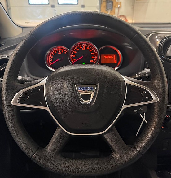 Dacia Sandero 10 of 13