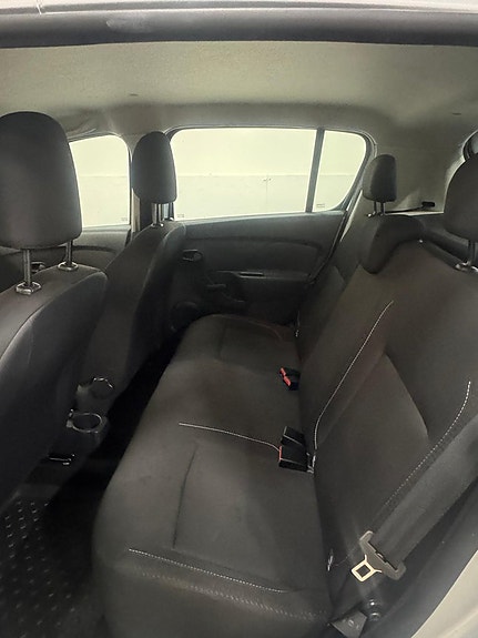 Dacia Sandero 13 of 13